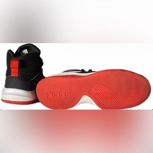 Adidas Mens basketball training Sneakers in Red and White
